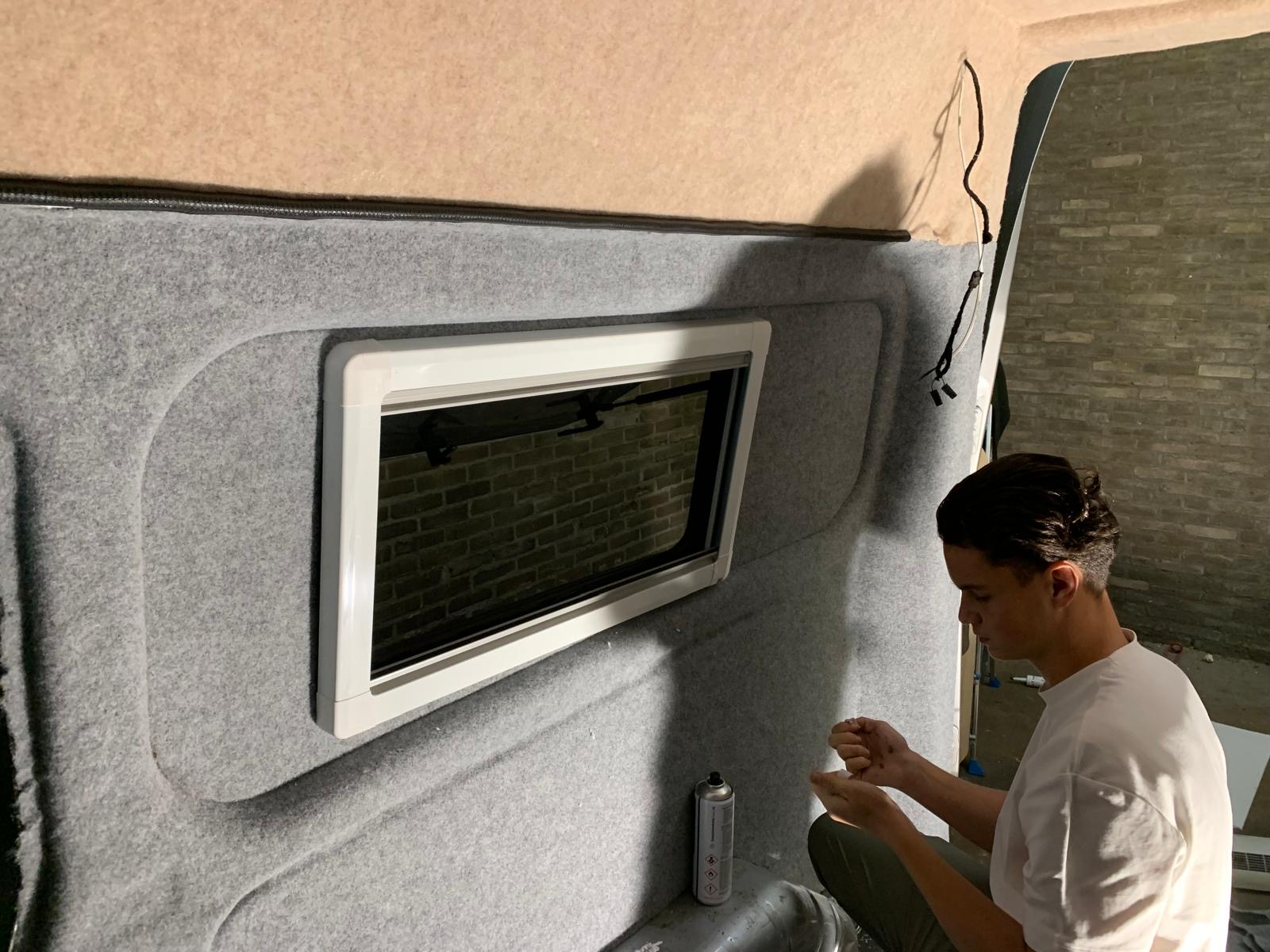 Stofferen van camper, caravan of buscamper detail